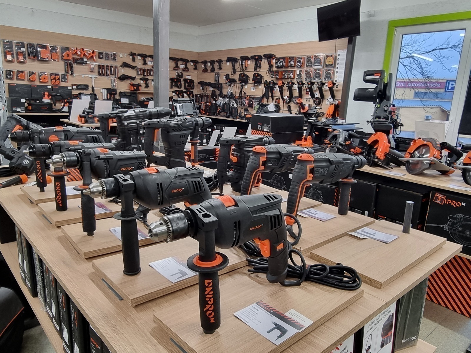 DNIPRO-M instrumenti